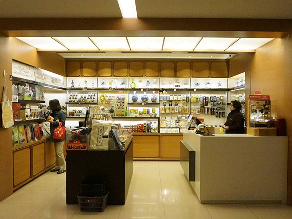 Gift shop located on floor 2 of the Main Building (Exhibition Hall I)