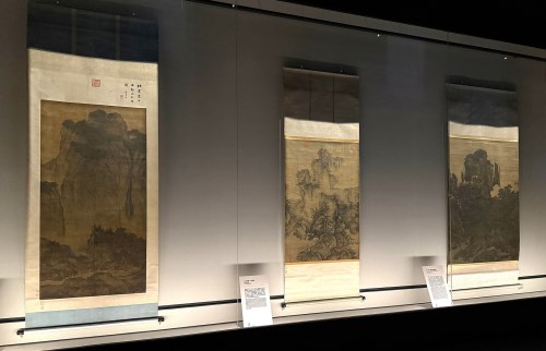 眾所矚目的鎮院國寶—范寬〈谿山行旅圖〉、郭熙〈早春圖〉、李唐〈萬壑松風圖〉11月11日起首度於南院展出。