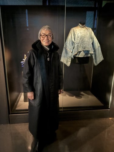 台灣知名服裝設計師洪麗芬作品亦在展覽中