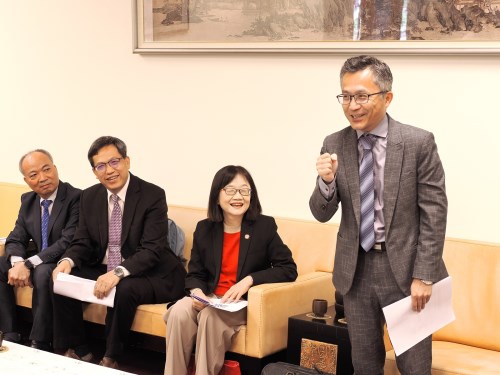 國語文學科中心、北一女中陳智源校長表示，故宮豐厚典藏是深化語文學習的最佳沃土。