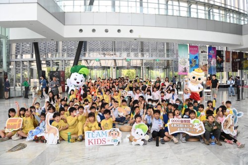 故宮南院今宣告兒童節連假活動，並推出超強誠意優惠，12 歲以下兒童同行，全家免費參觀！